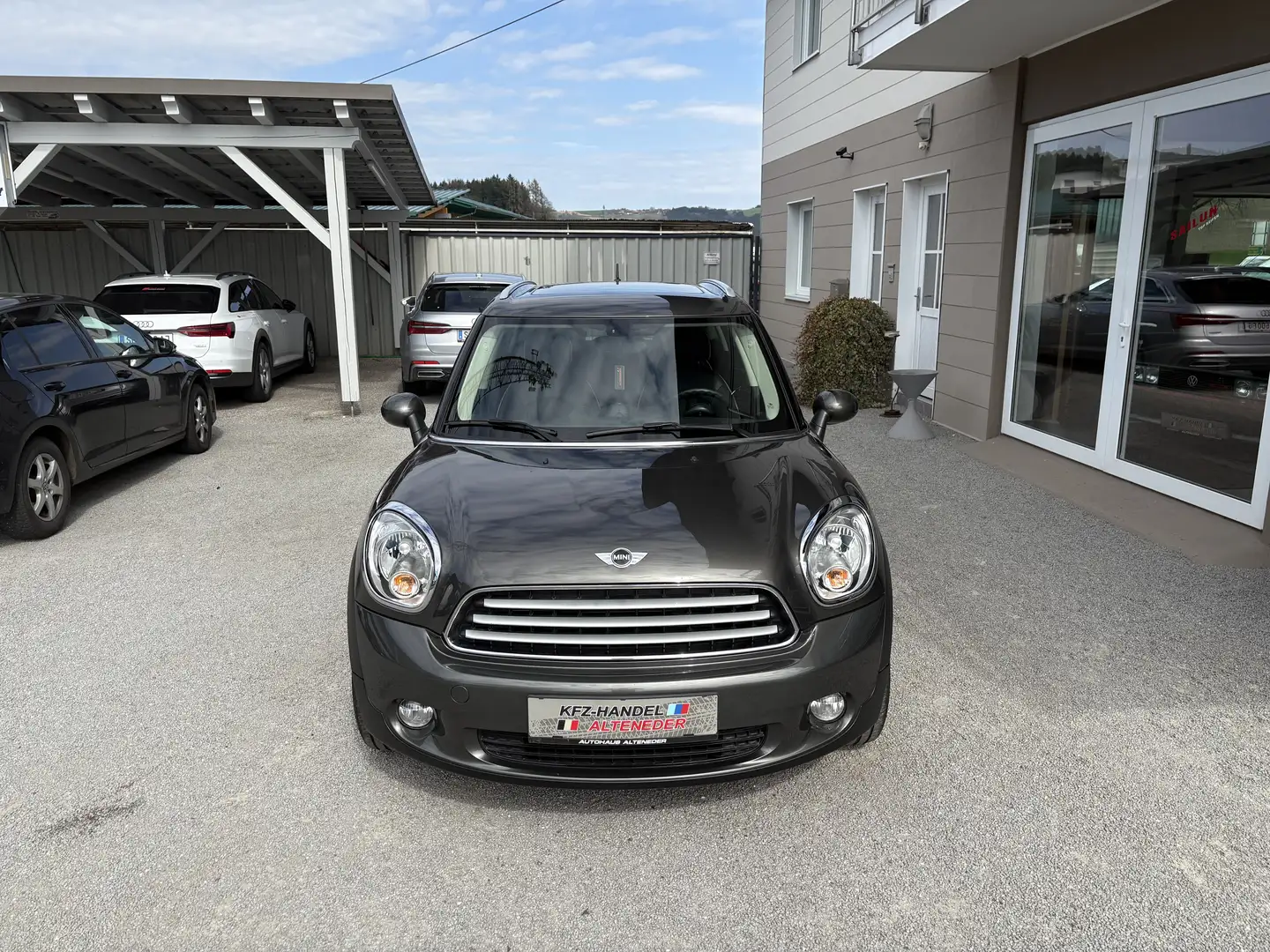 MINI Cooper D Countryman COOPER D ALL4 *ALLRAD*LEDER*SITZH*SCHIEBEDACH* Grau - 2