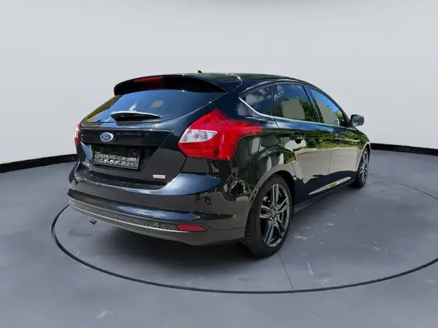 Ford Focus view 5