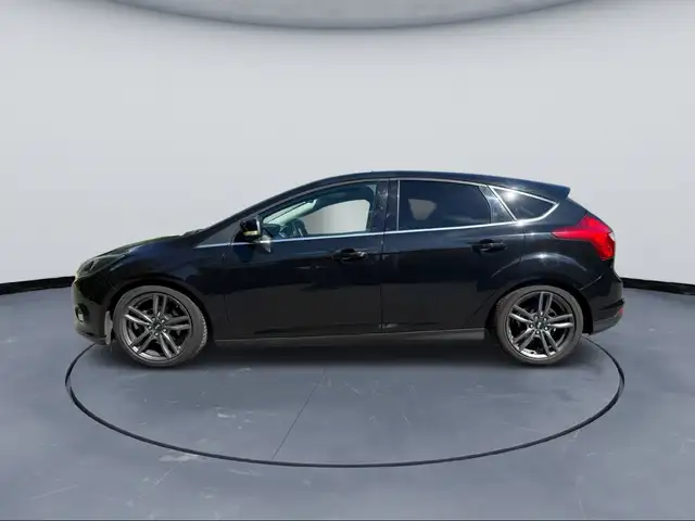 Ford Focus view 2