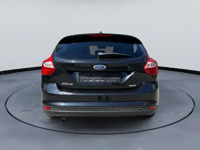 Ford Focus view 4