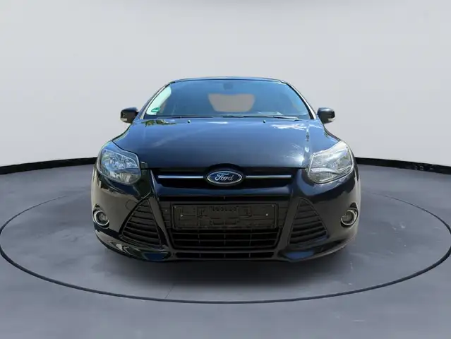 Ford Focus view 8