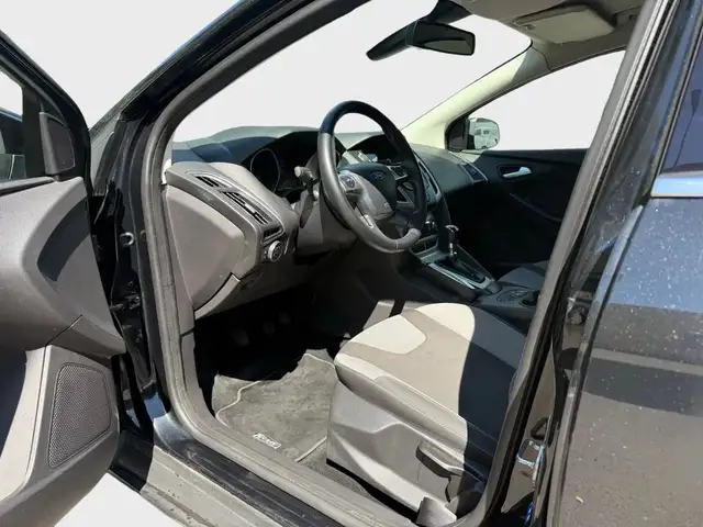 Ford Focus view 11