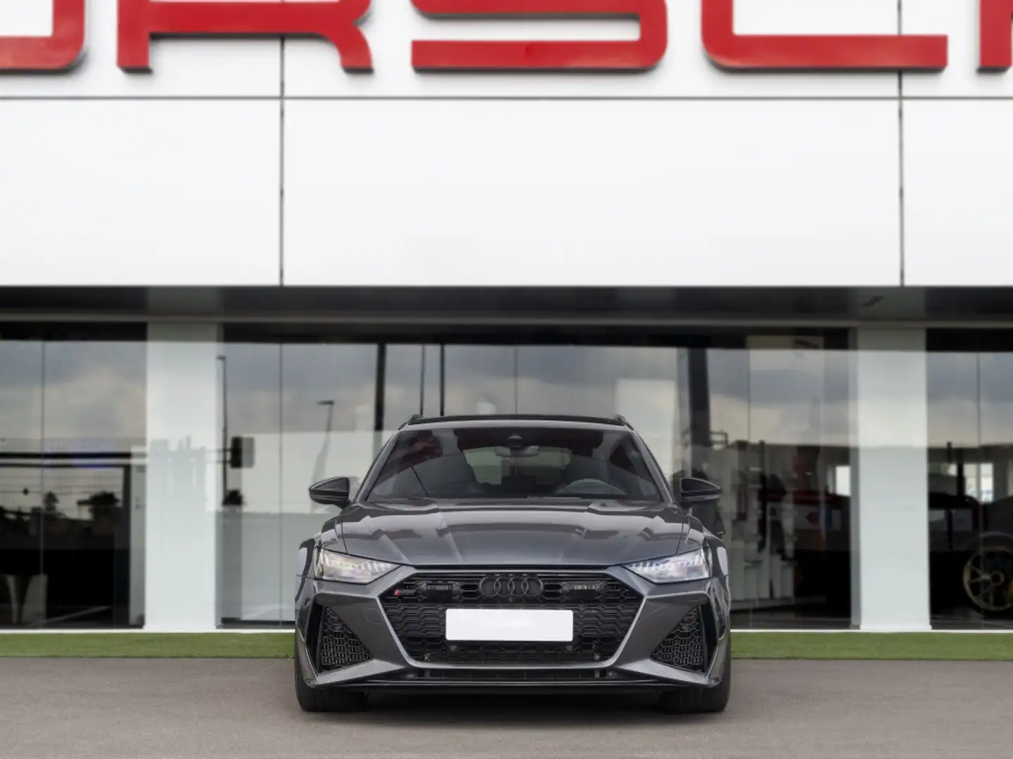 Audi RS6 Avant TFSI quattro Tiptronic Grau - 2