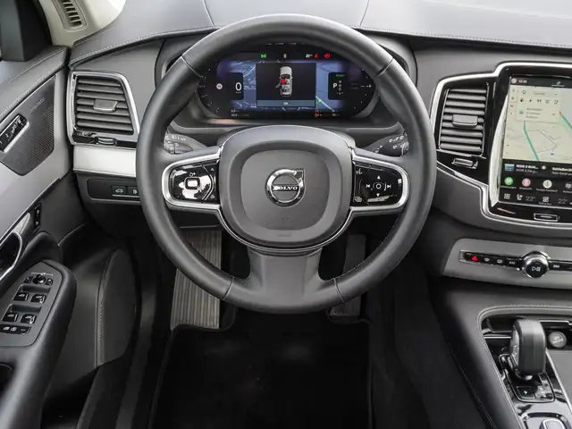 Volvo XC90 view 11