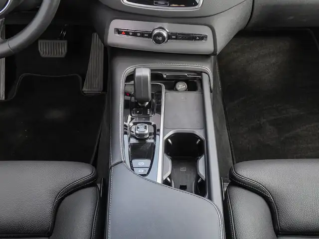Volvo XC90 view 14