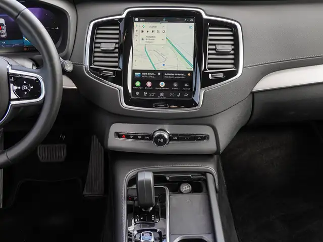 Volvo XC90 view 12
