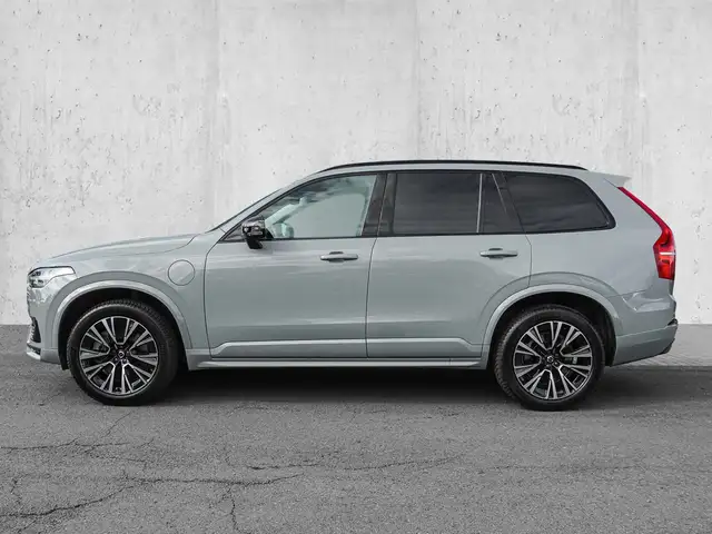 Volvo XC90 view 5