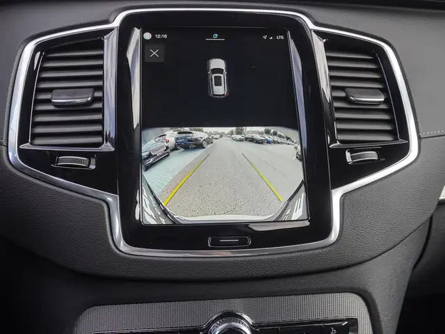 Volvo XC90 view 13