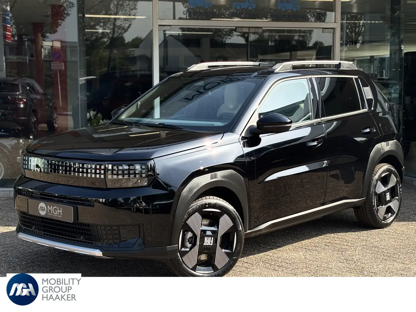 Fiat Grande Panda La Prima 7.4 kW 44 kWh Direct Leverbaar!! Zwart - 1