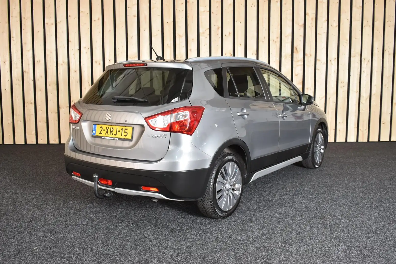 Suzuki SX4 S-Cross 1.6 Exclusive 104dkm Trekhaak Clima Cruise 2e eig. Grijs - 2