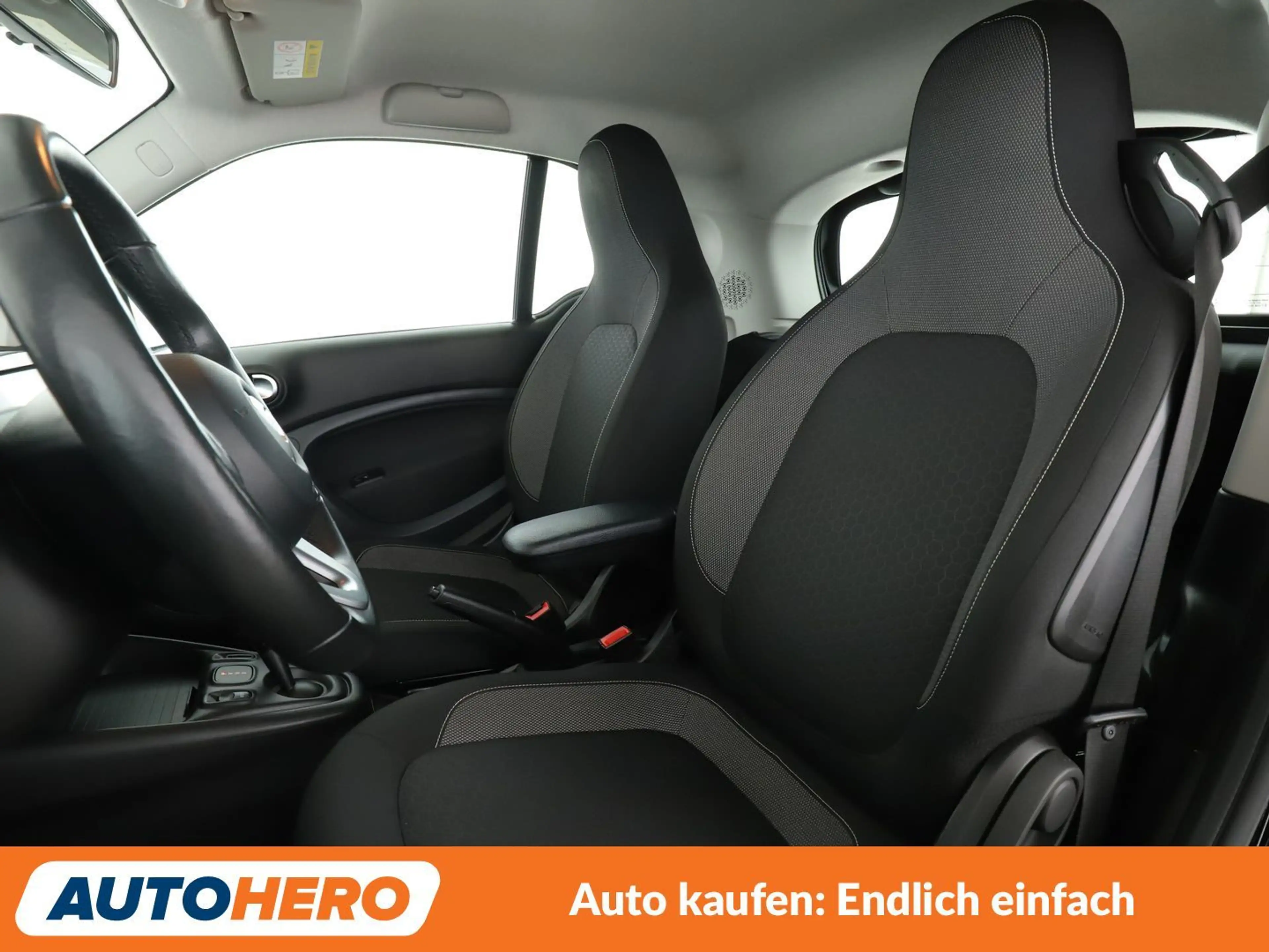 smart forTwo electric drive 60 kW passion Aut.*TEMPO*PDC*SHZ* — photo 10