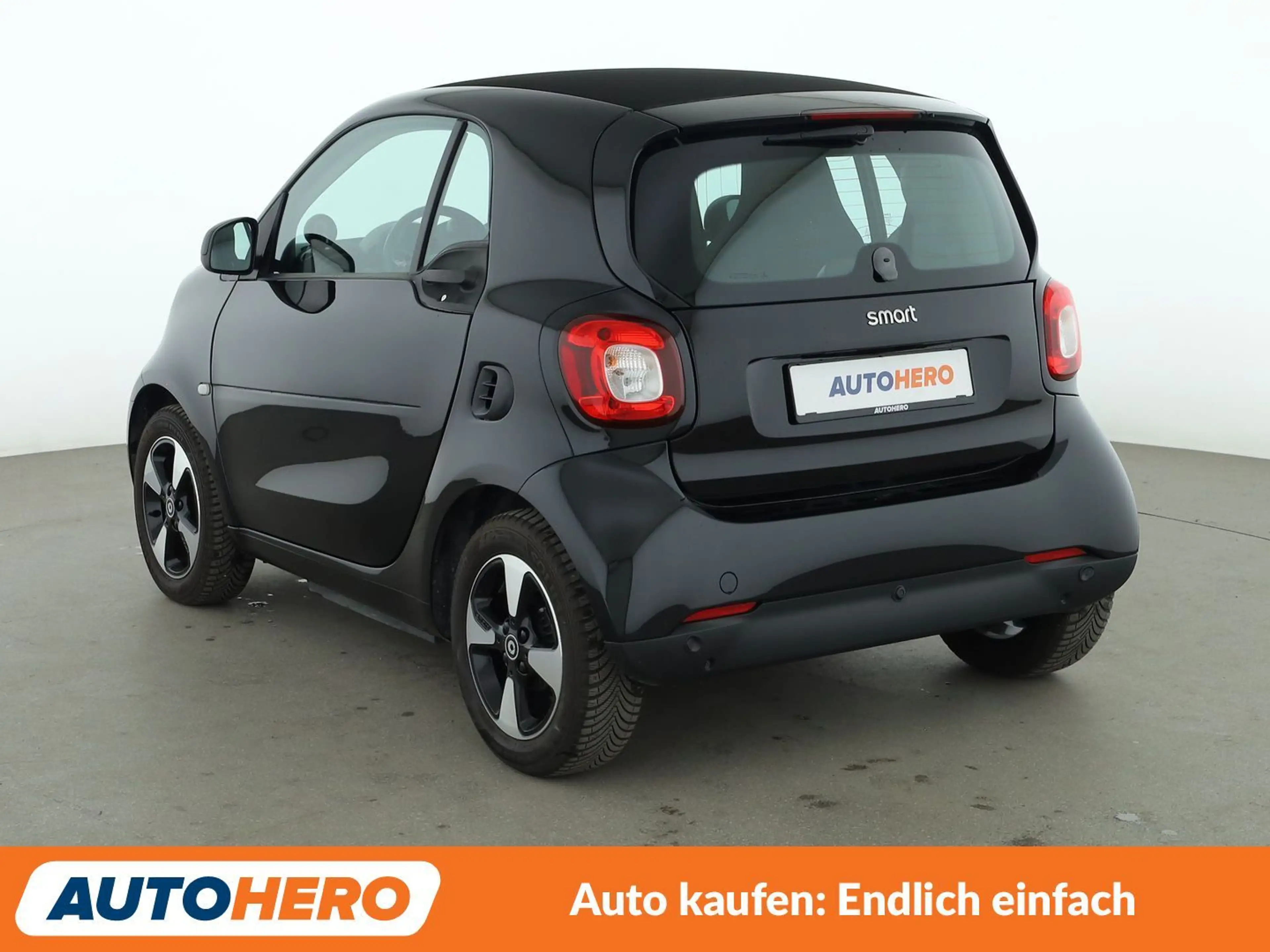 smart forTwo electric drive 60 kW passion Aut.*TEMPO*PDC*SHZ* — photo 4