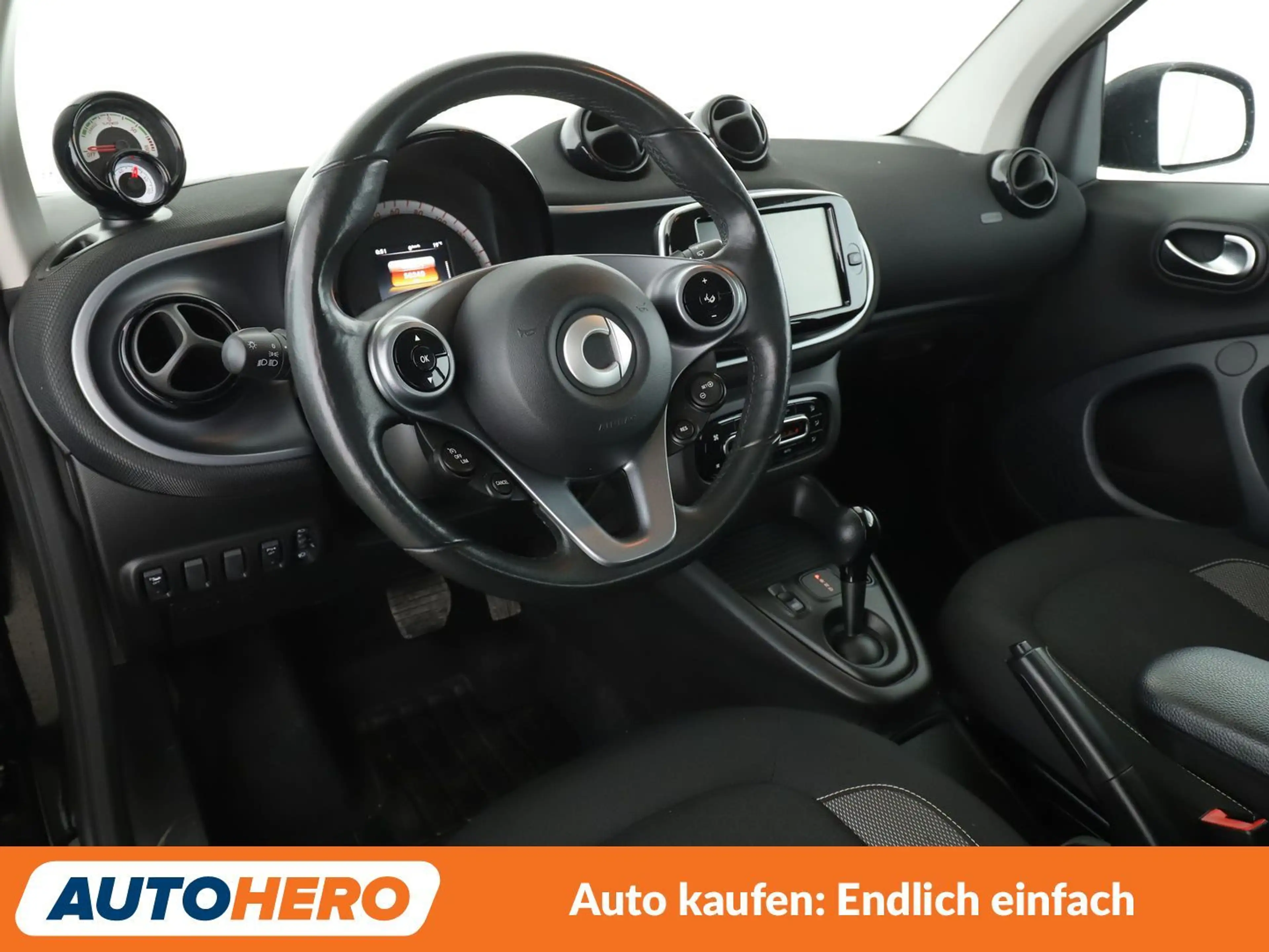smart forTwo electric drive 60 kW passion Aut.*TEMPO*PDC*SHZ* — photo 11
