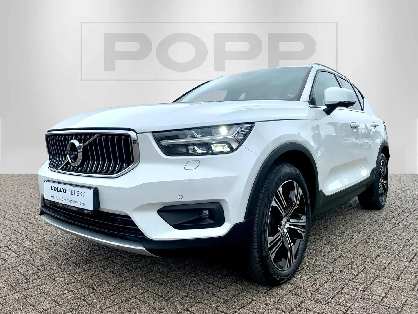 Volvo XC40 D4 AWD Inscription 360° 4x SHZ ACC H&K PANO Bianco - 2