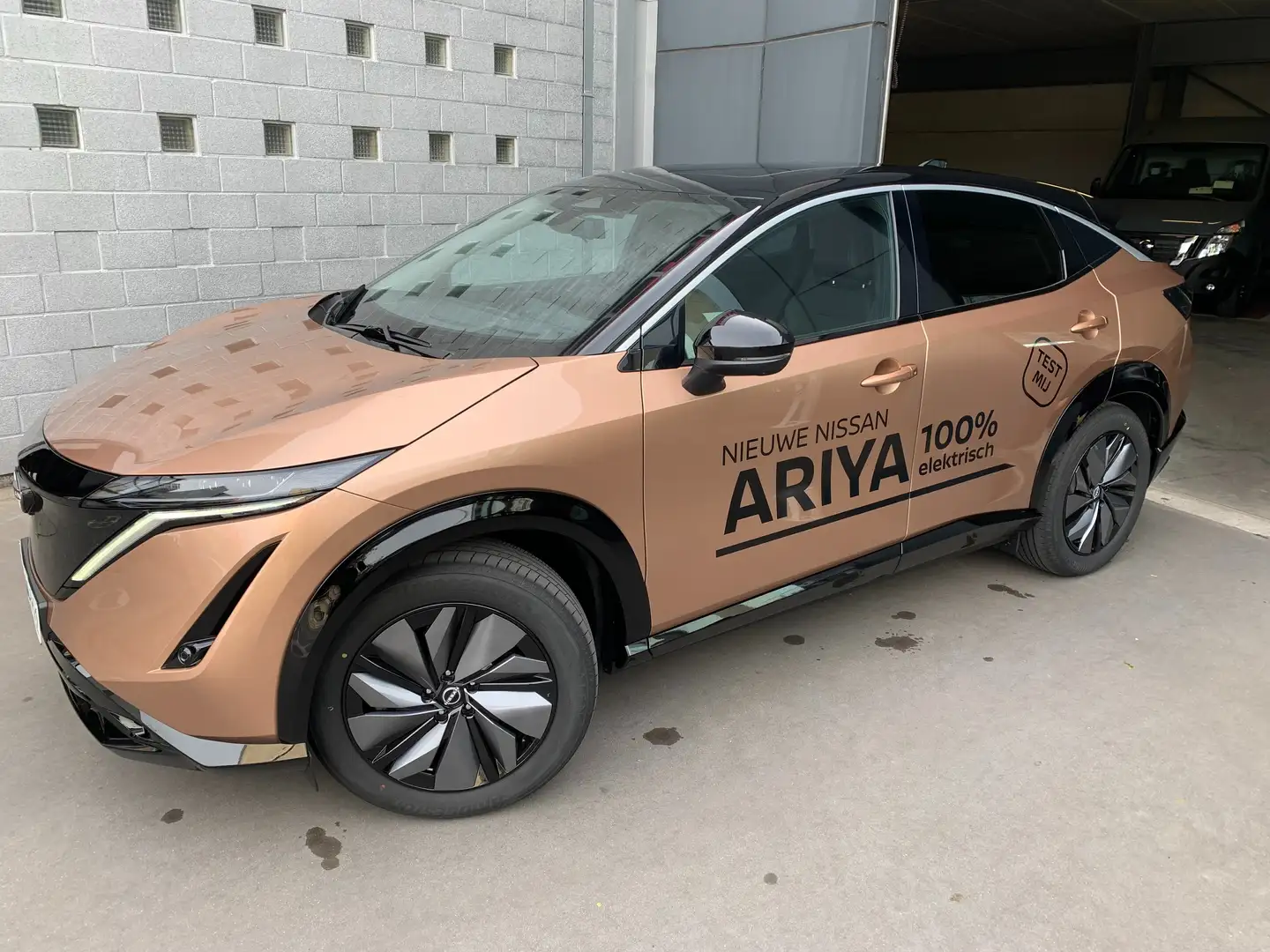 Nissan Ariya 63 kWh Advance Bronzová - 1