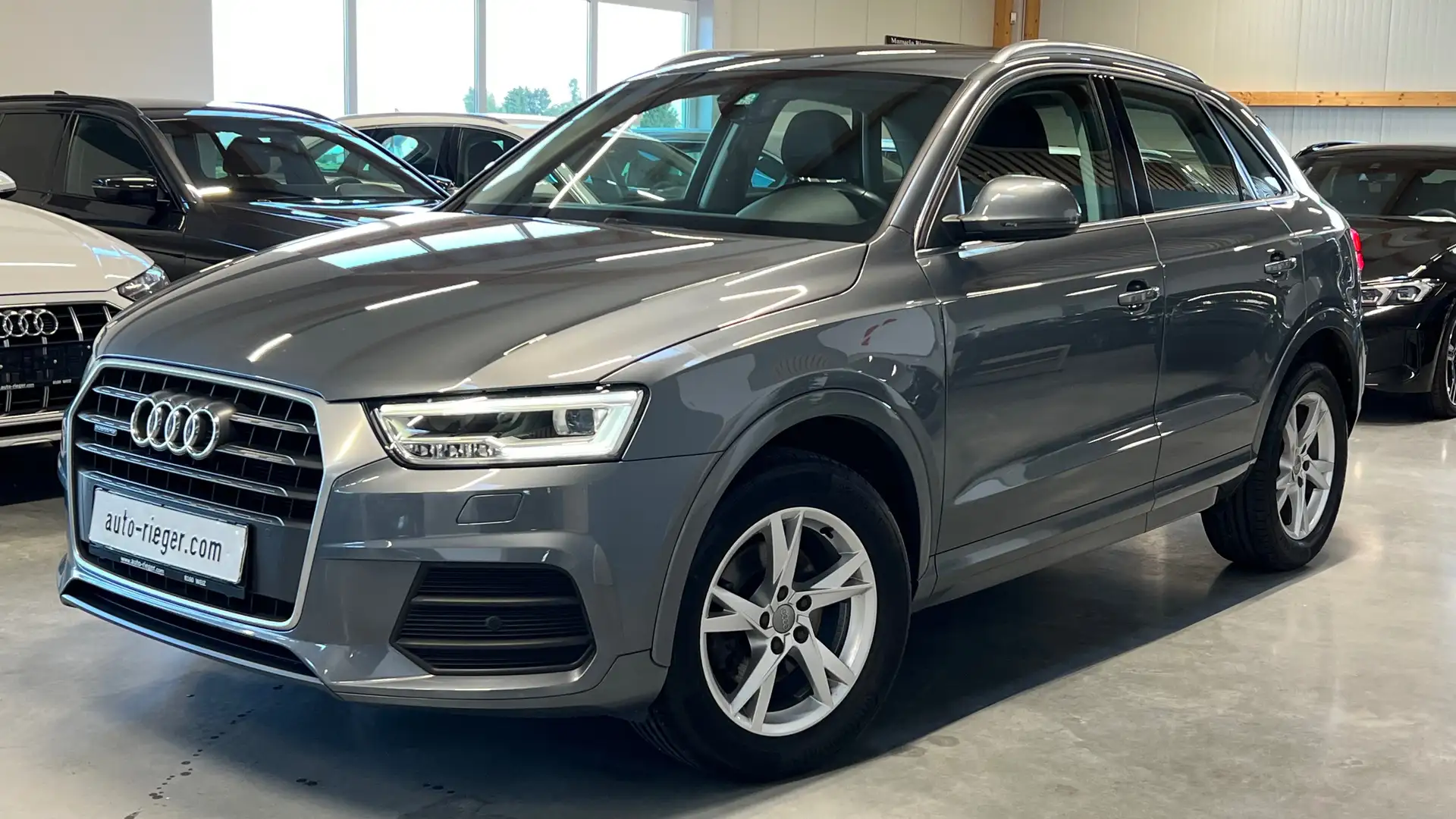 Audi Q3 sport quattro Grau - 2