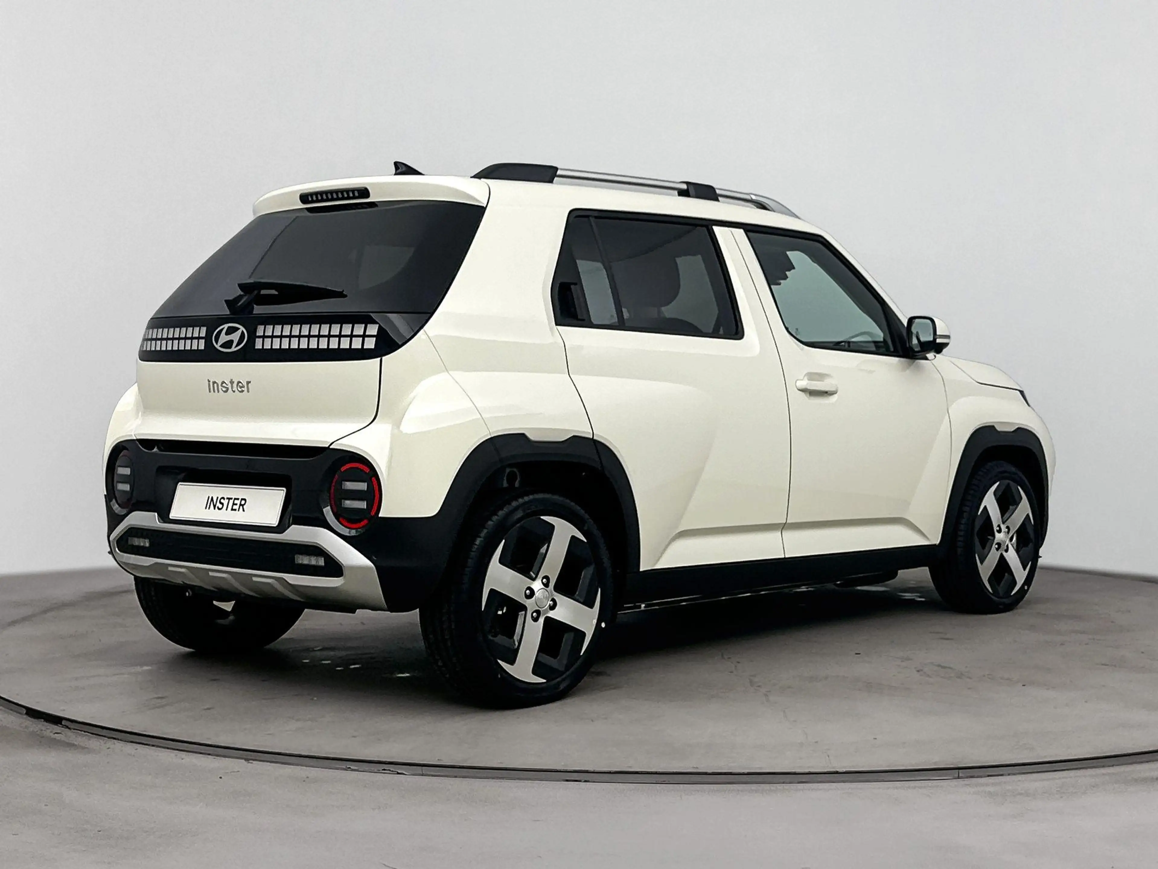 Hyundai Inster Evolve + W & T 49 kWh | Nieuw | Direct leverbaar! — photo 2