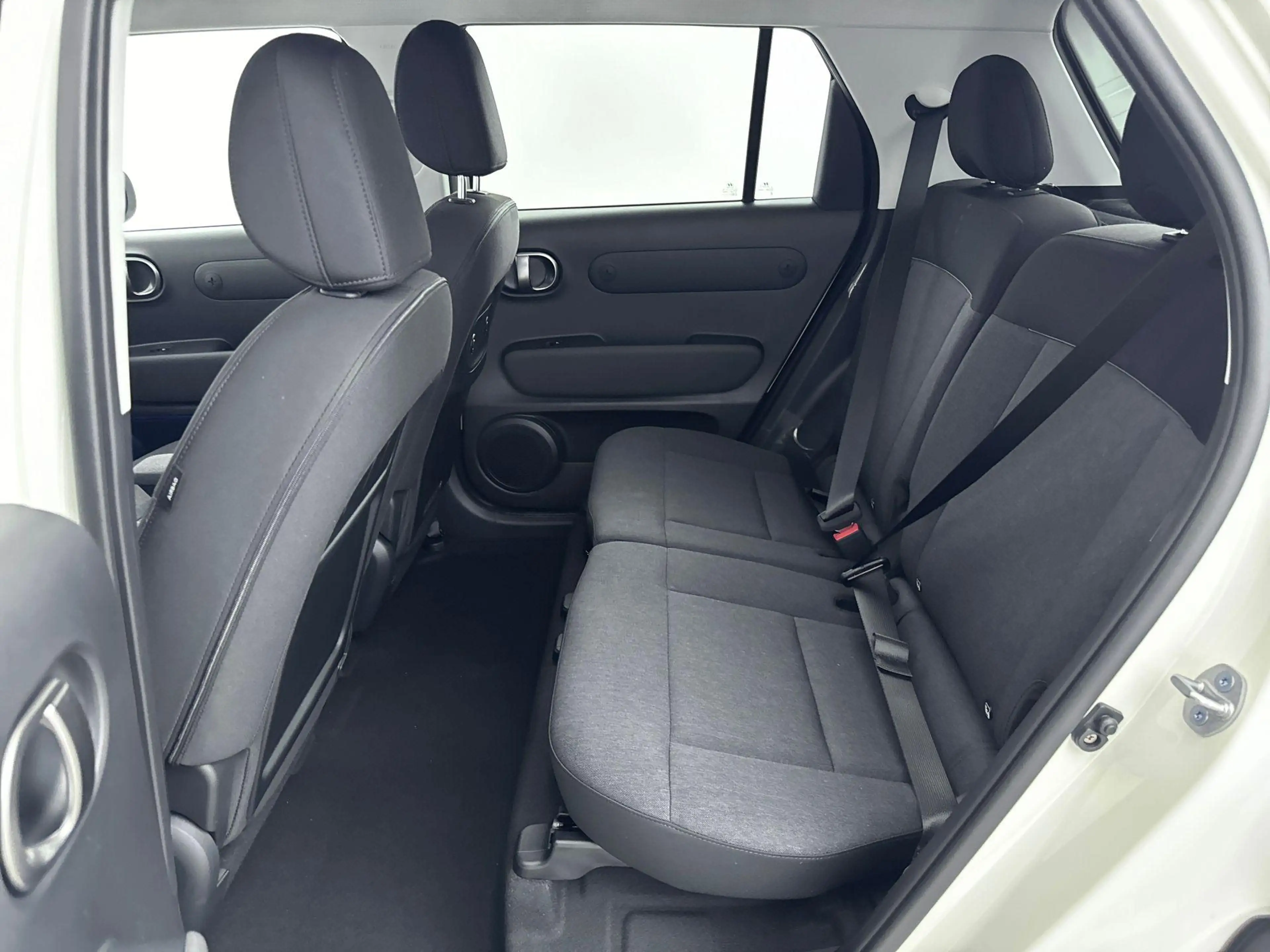 Hyundai Inster Evolve + W & T 49 kWh | Nieuw | Direct leverbaar! — photo 13