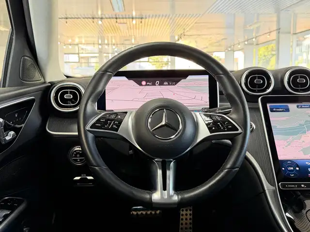 Mercedes-Benz 220 view 9