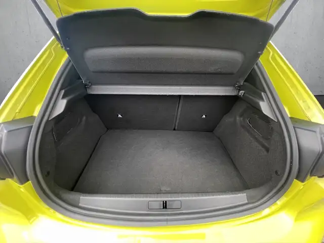 Peugeot 208 view 7