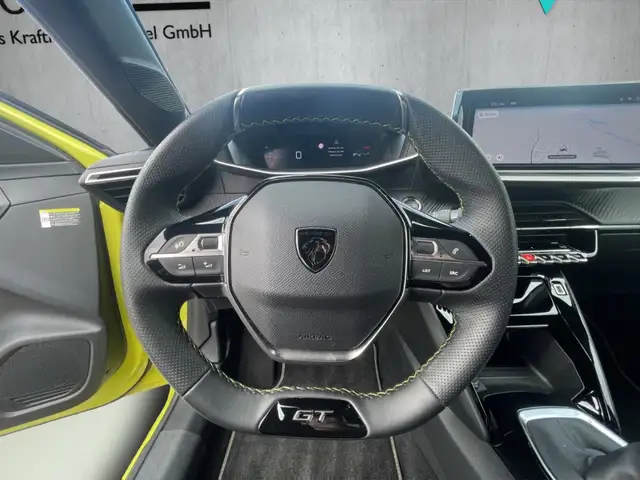 Peugeot 208 view 10