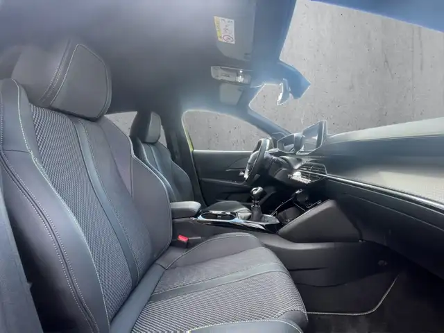 Peugeot 208 view 13