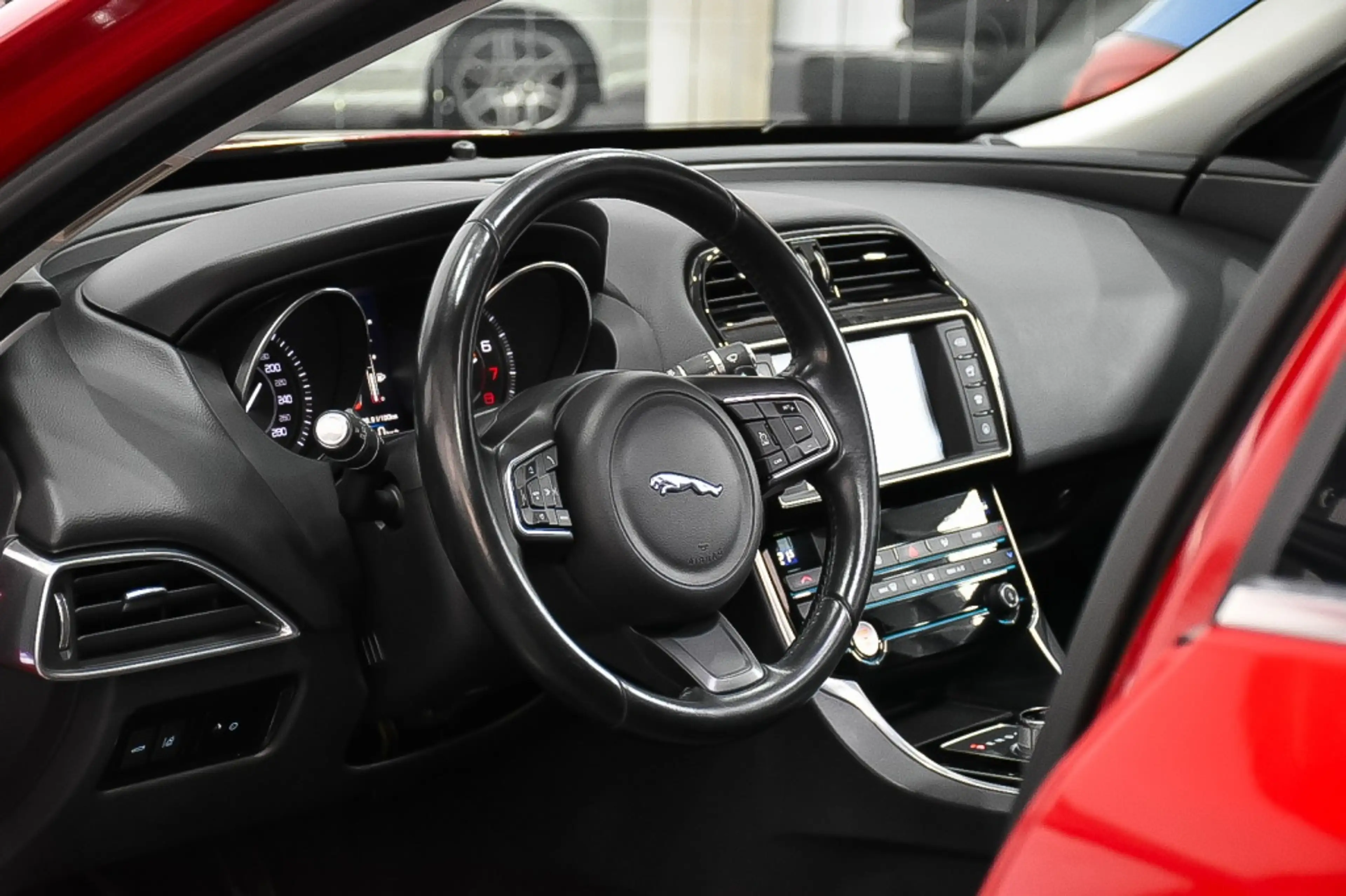 Jaguar XE 2.0 PORTFOLIO | PANORAMADAK | 200PK | NAP | LANEAS — photo 4