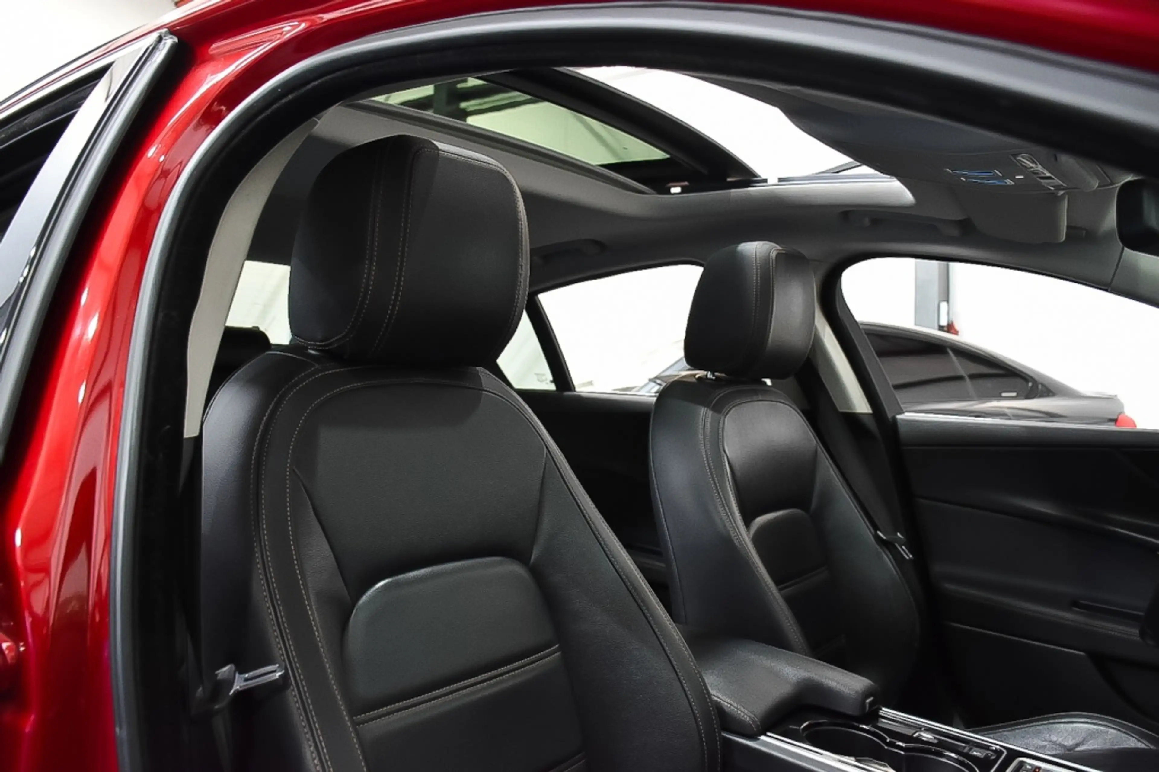 Jaguar XE 2.0 PORTFOLIO | PANORAMADAK | 200PK | NAP | LANEAS — photo 15