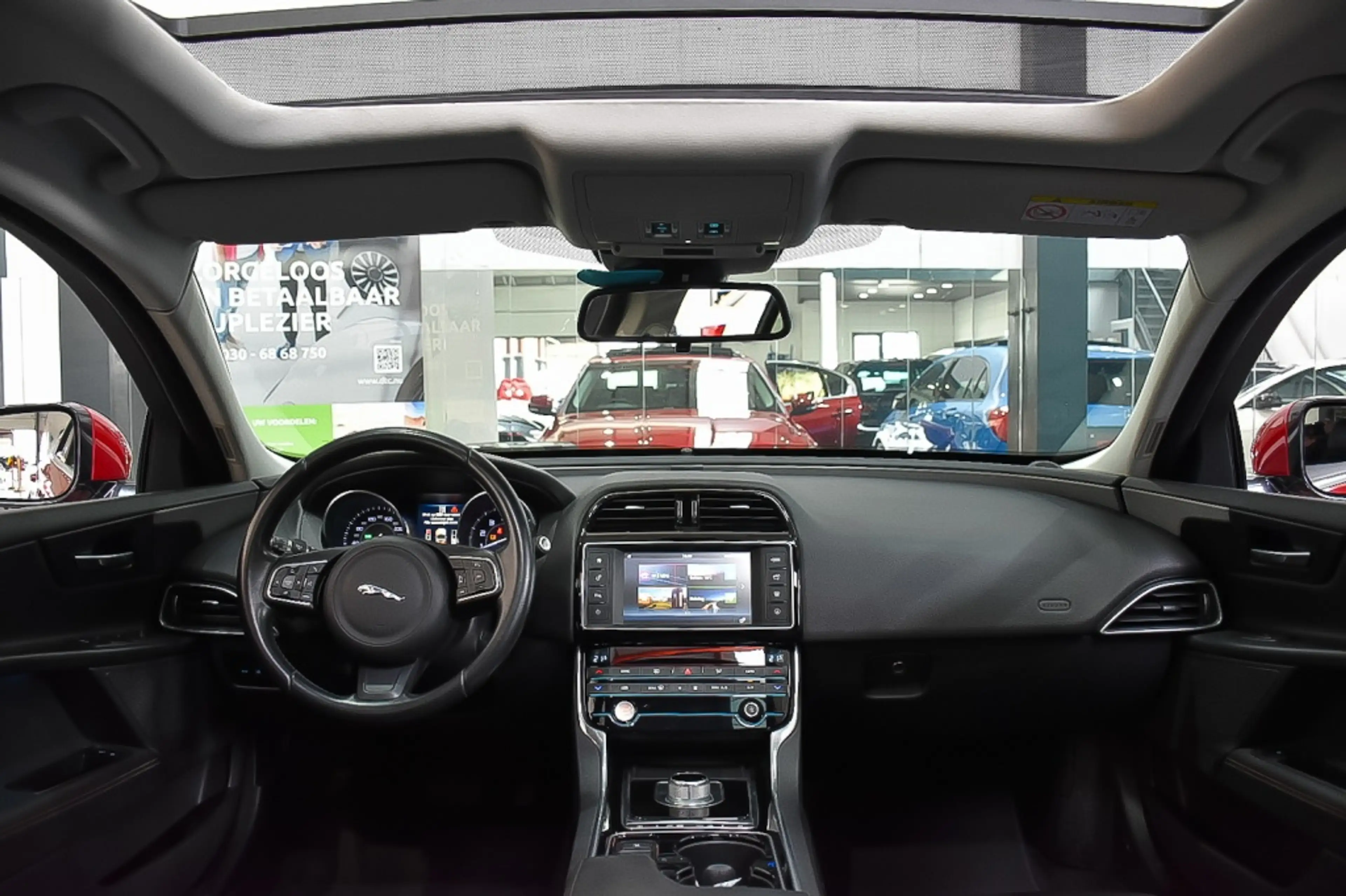 Jaguar XE 2.0 PORTFOLIO | PANORAMADAK | 200PK | NAP | LANEAS — photo 10