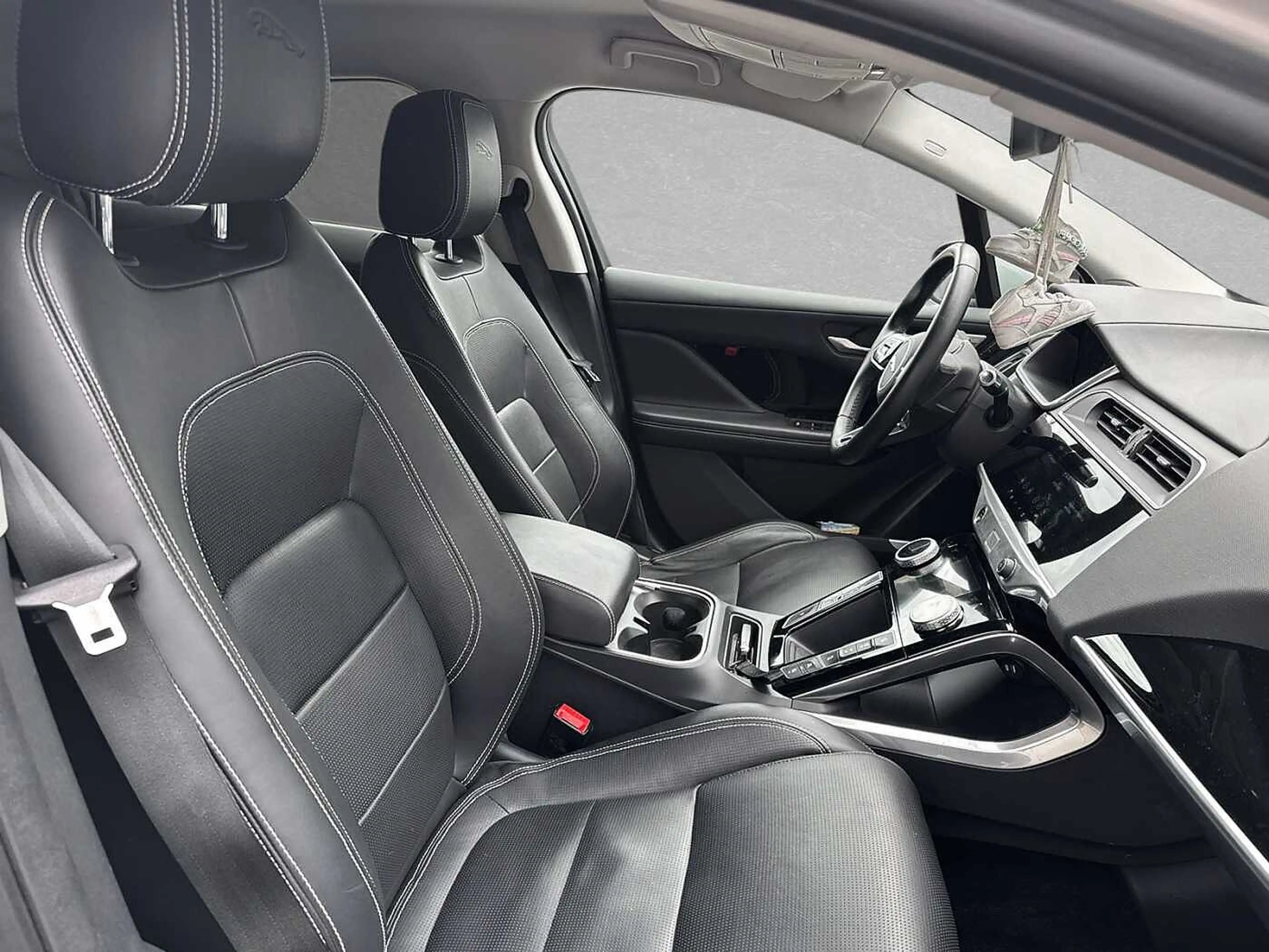 Jaguar I-Pace EV400 AWD HSE — photo 3