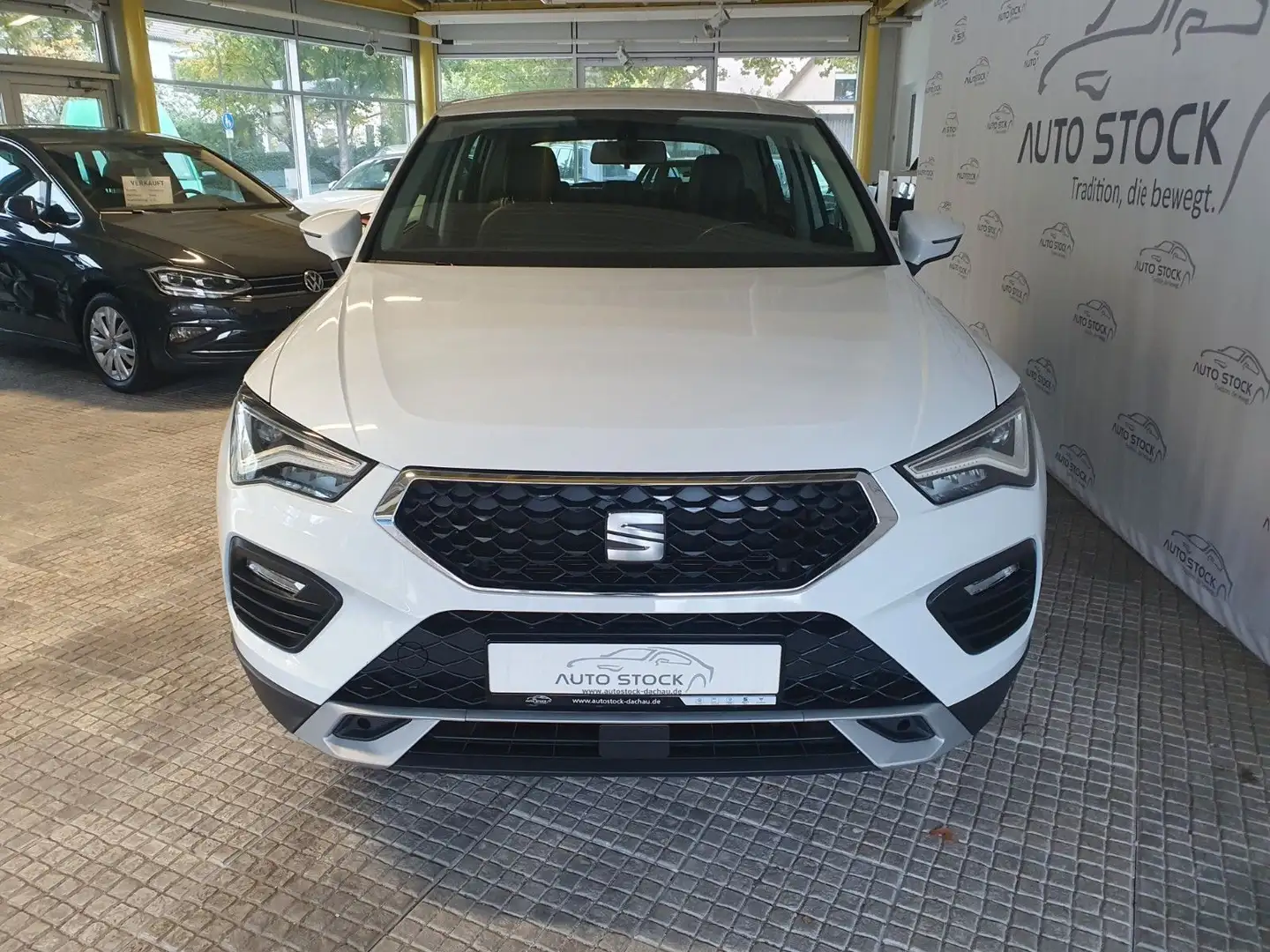SEAT Ateca 1.5 TSI DSG Style LED Navi PDC beats FSE Weiß - 2