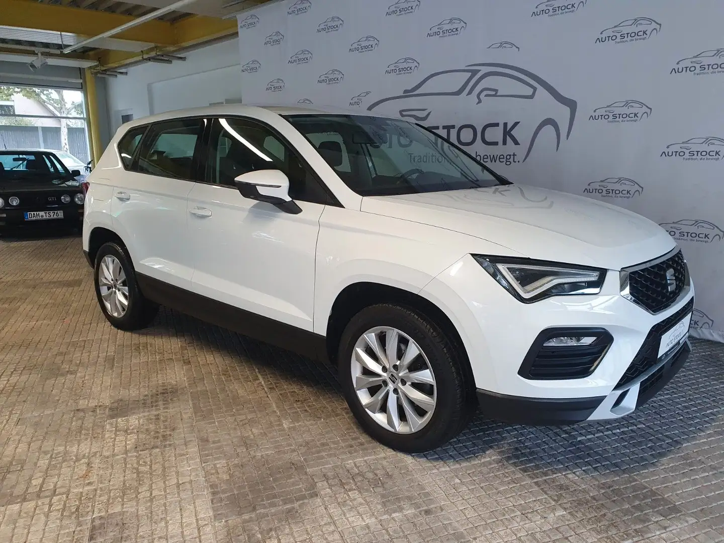 SEAT Ateca 1.5 TSI DSG Style LED Navi PDC beats FSE Weiß - 1