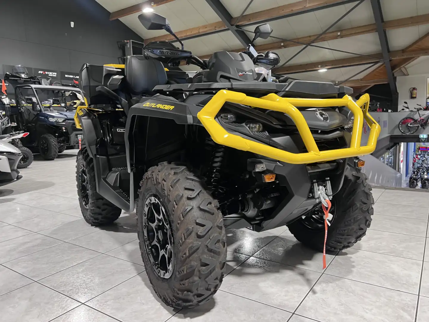 Can-Am Outlander Max XT P T 1000 ABS T3 MY22 contrôle technique Grijs - 1