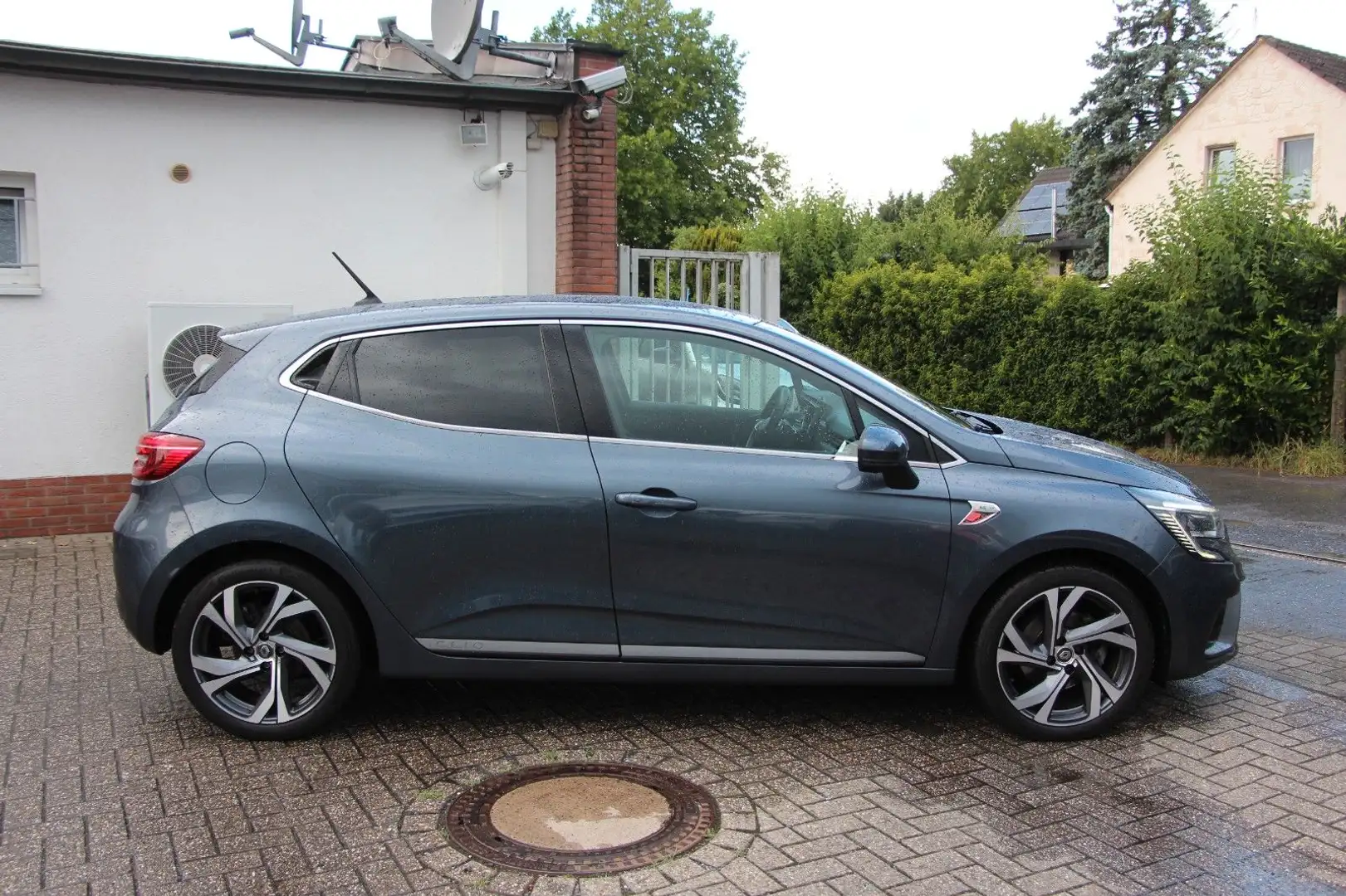 Renault Clio TCe 130 EDC GPF Intens R.S.Line NAVI*/33940 Grau - 2