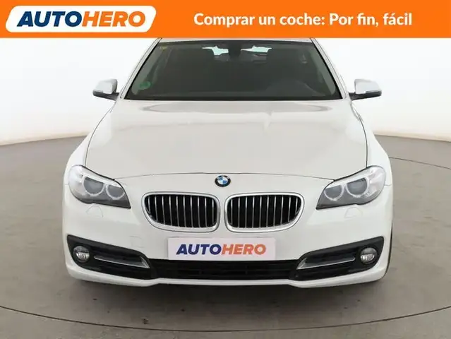 BMW 5 Series view 9