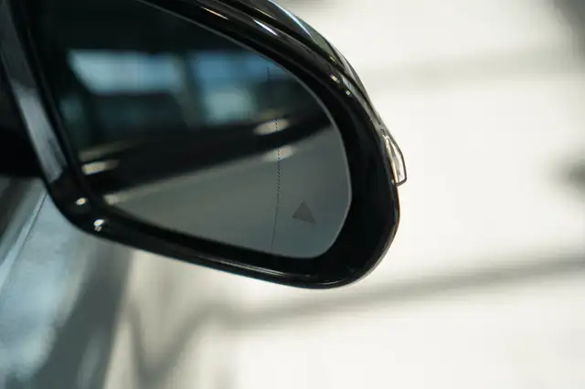 Mercedes-Benz E-Class view 15