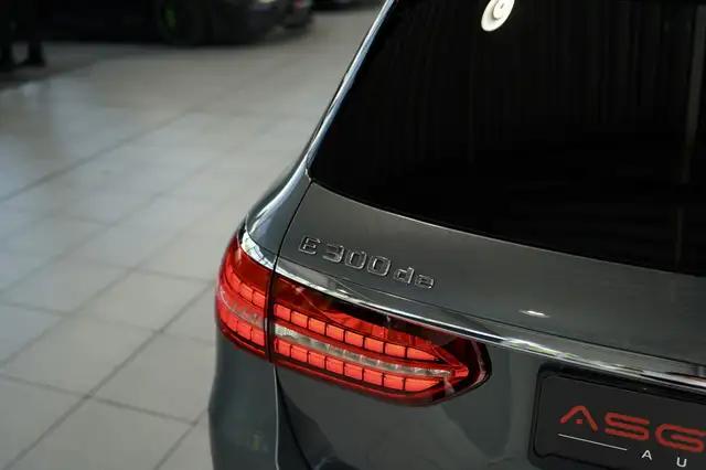 Mercedes-Benz E-Class view 13