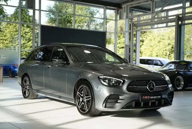 Mercedes-Benz E-Class view 5