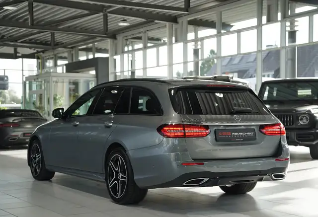 Mercedes-Benz E-Class view 10