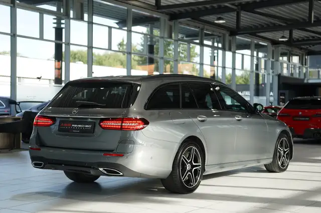 Mercedes-Benz E-Class view 8