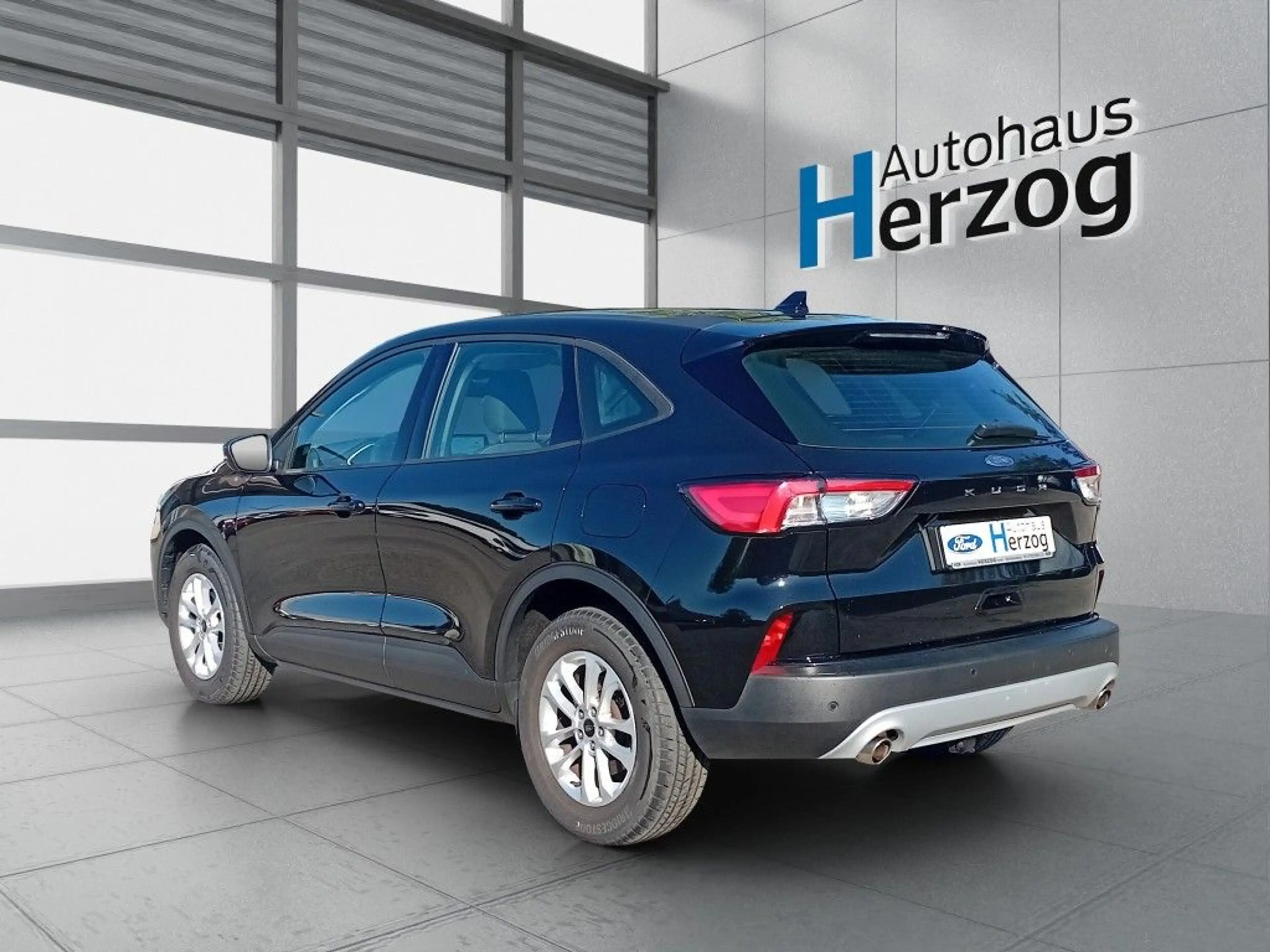 Ford Kuga 1.5 EcoBoost COOL&CONNECT — photo 3