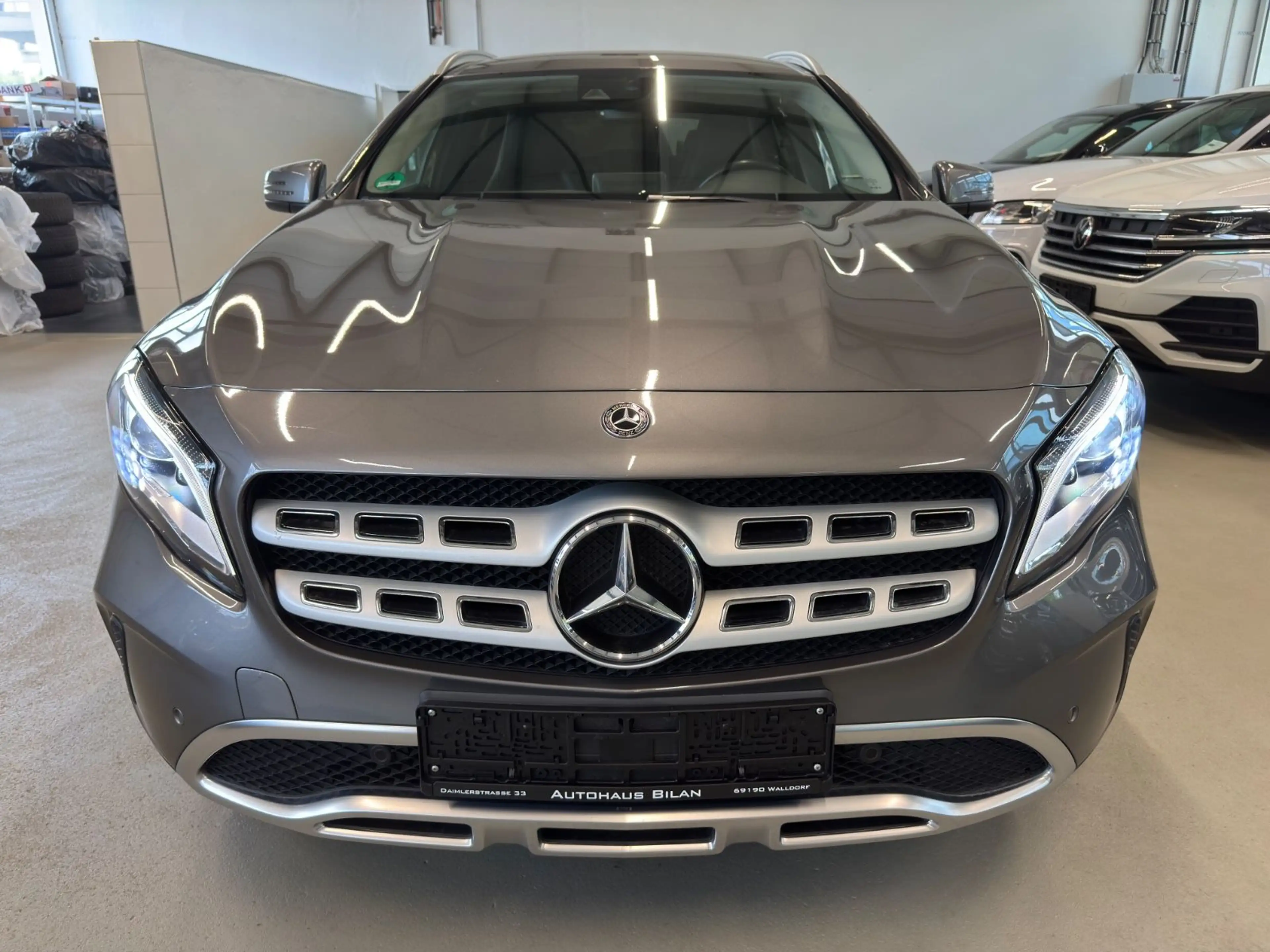 Mercedes-Benz GLA 200 Facelift LED Navi ElekHeck Leder — photo 10