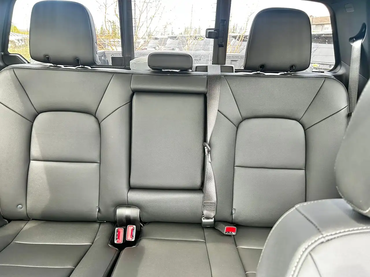 GMC Canyon photo GMC Canyon