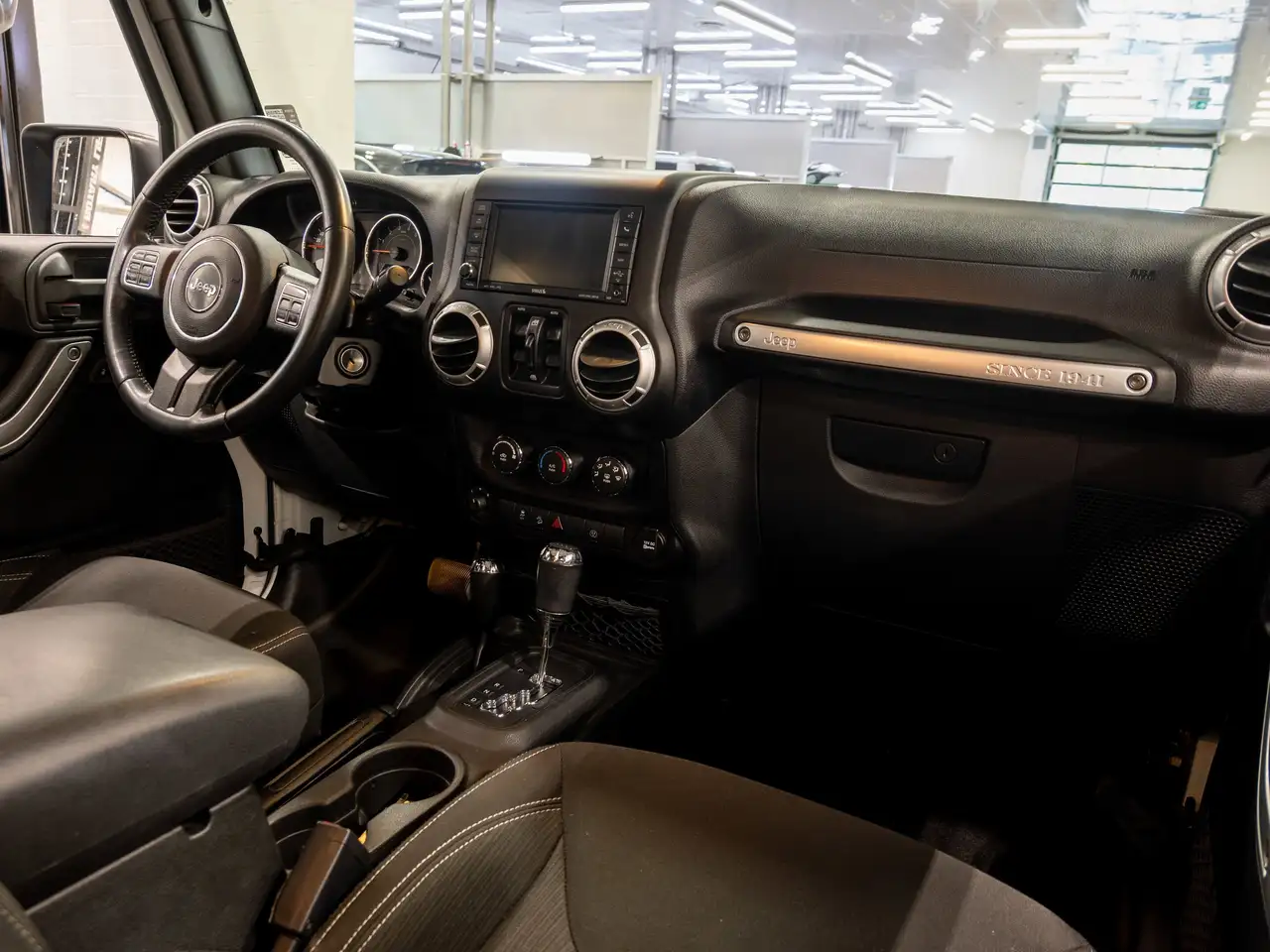 Jeep Wrangler снимка Jeep Wrangler