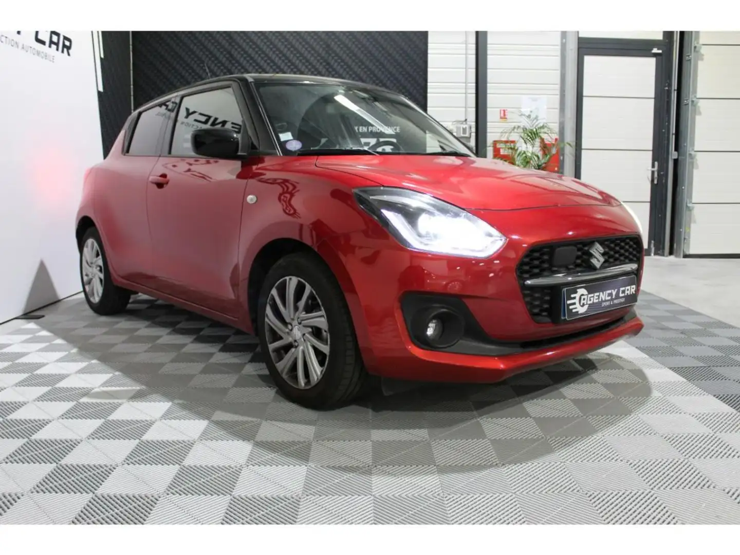 Suzuki Swift 1.2 Dualjet %2B Hybrid - BV CVT Privilège - CARPLAY - CAMERA - SIEGE CHAUFFANT Rouge - 2