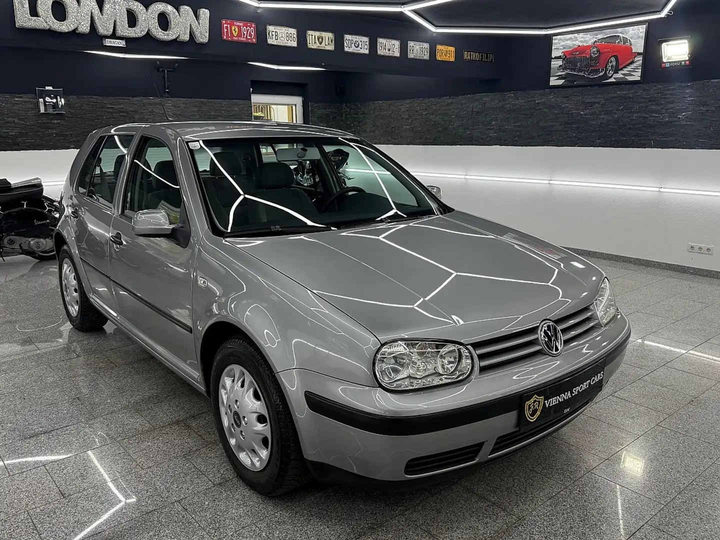 Volkswagen Golf 4 1.4 GL*52.000KM* Grau - 2