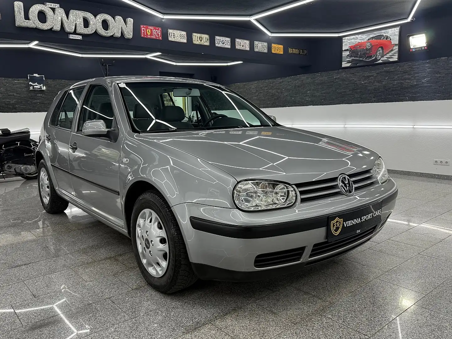 Volkswagen Golf 4 1.4 GL*52.000KM* Grau - 1