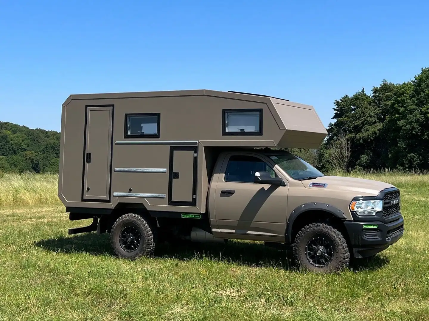 Sonstige Marken Dodge RAM 3500 Weltreisefahrzeug Exped.32.FD Grau - 2