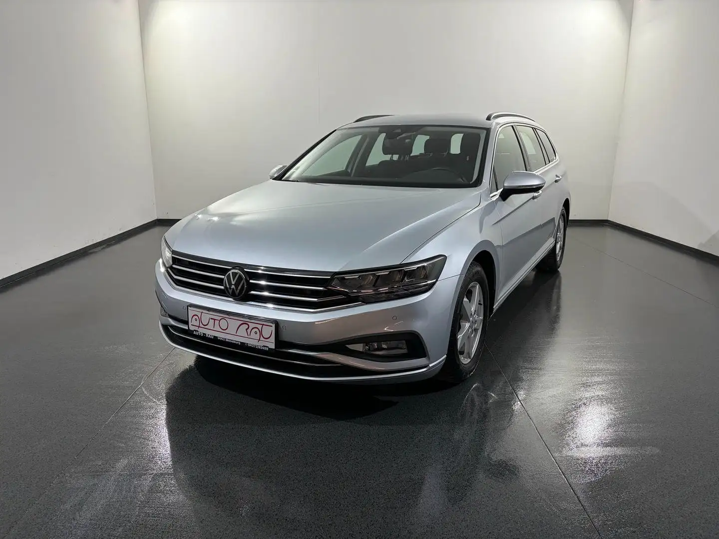Volkswagen Passat Variant 2.0 TDI SCR Business DSG *LED*AHK*ACC* Silber - 2