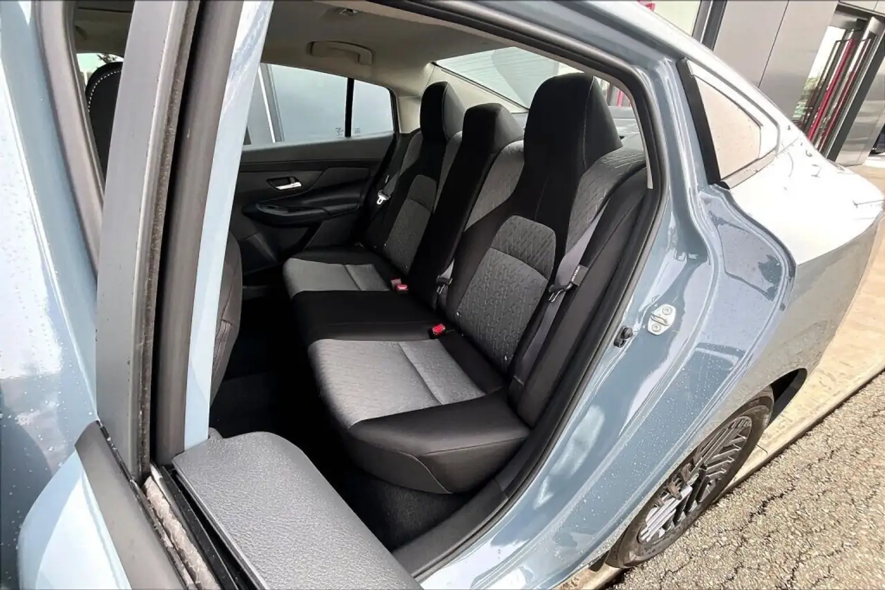 Nissan Sentra снимка Nissan Sentra